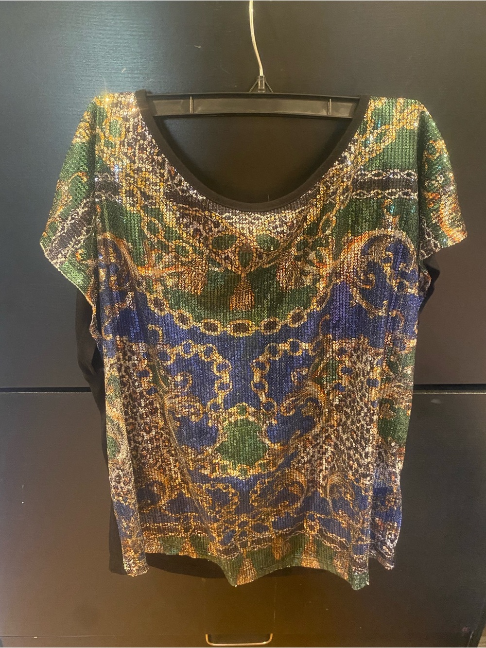 BONGO Green Blue and Gold Chain-Print Short Sleeve Tee
